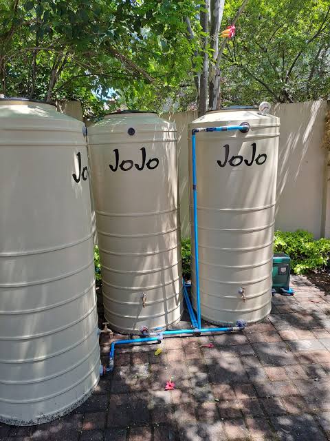 Multiple tank installation