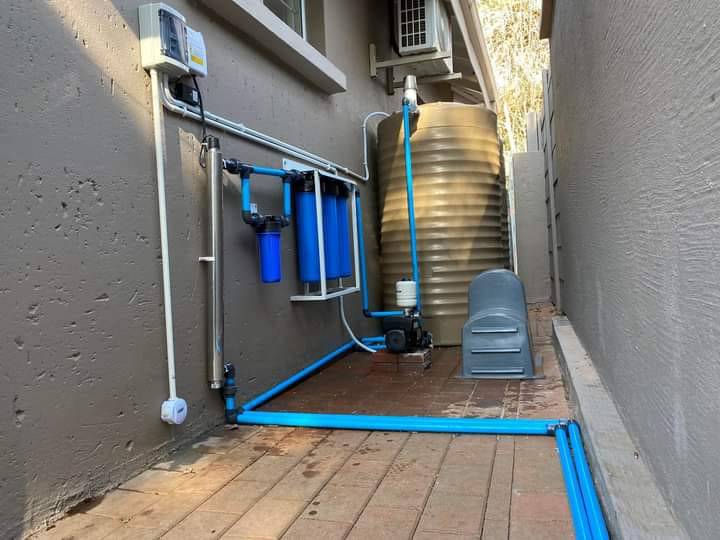 Borehole pump system