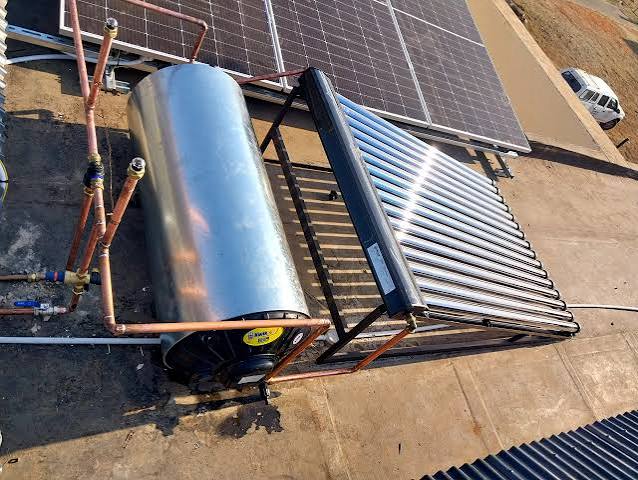 Solar geyser installation